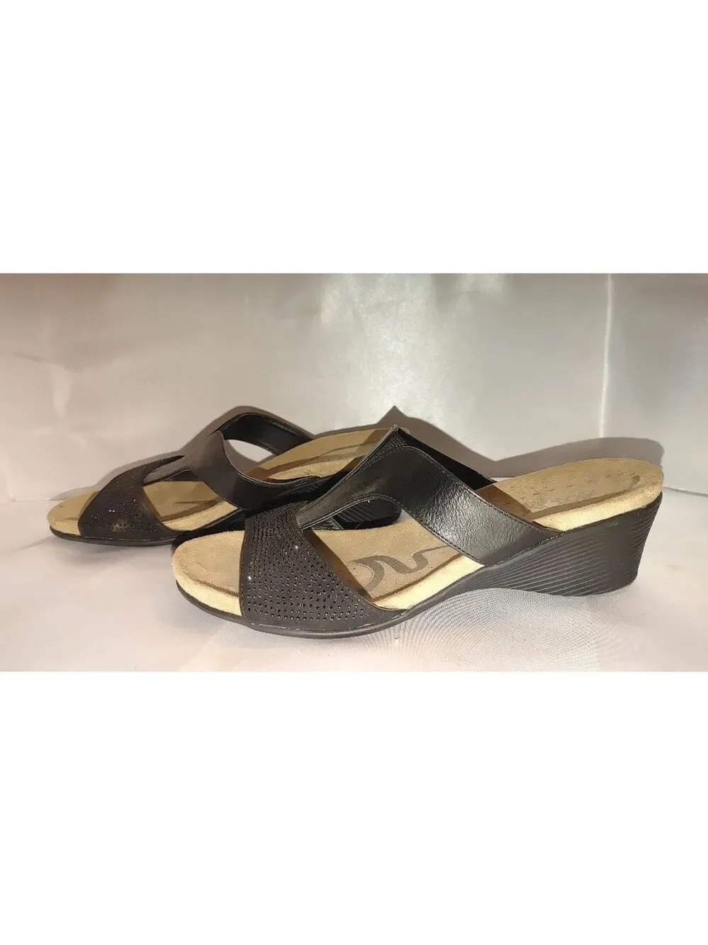 Axxiom Arika Sandals Size 9M